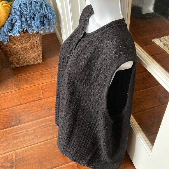 Outlander Woman Black Button Down Beaded Trim Vest New with Tags 3X - Picture 4 of 8